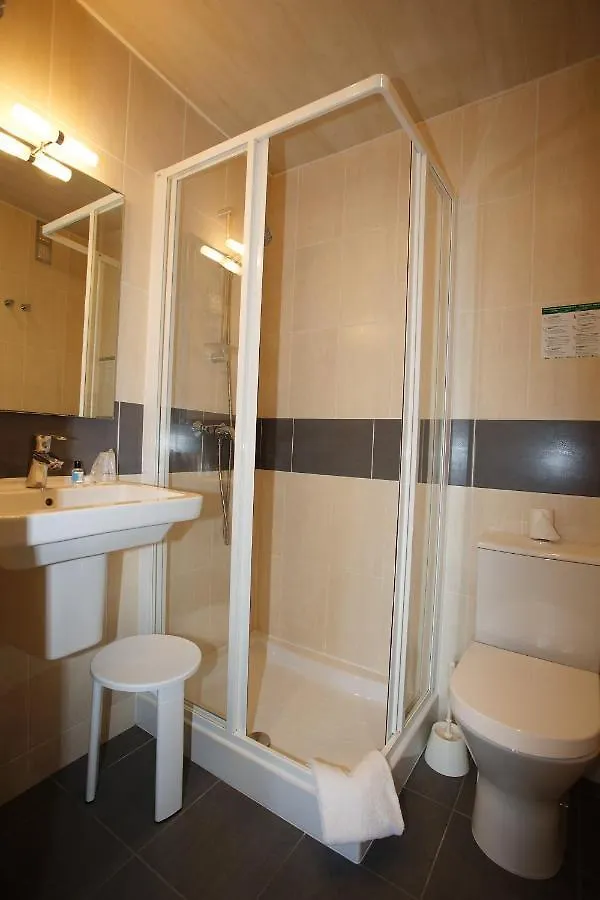 **  Contact Hotel - Hotel Le Lion D'Or Lamballe France