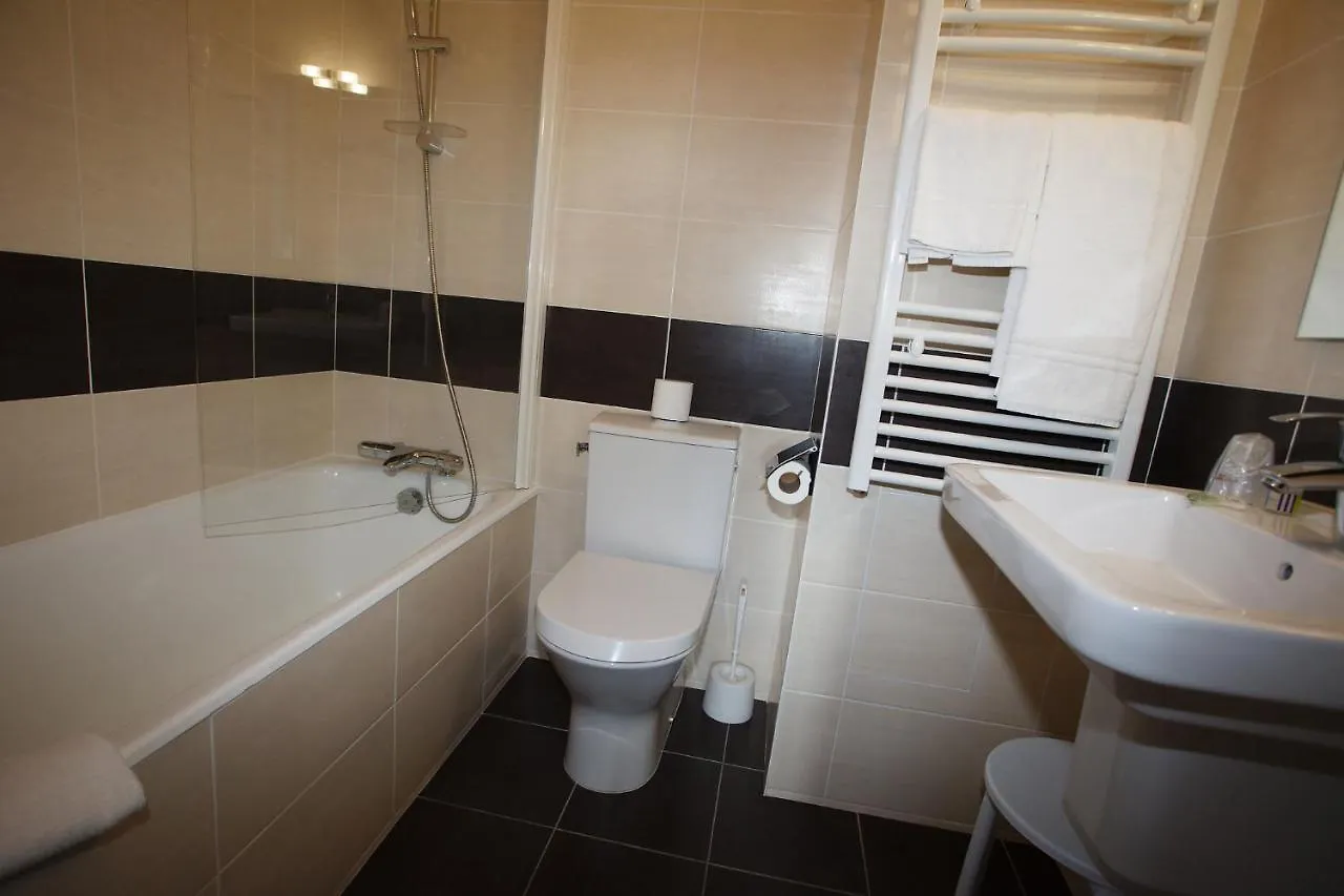 Contact Hotel - Hotel Le Lion D'Or Lamballe France