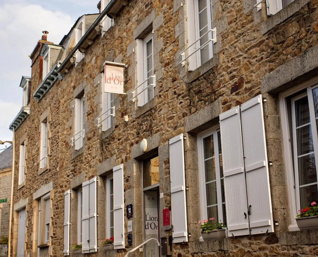 Contact Hotel - Hotel Le Lion D'Or Lamballe