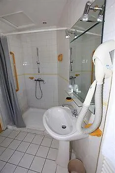 **  Contact Hotel - Hotel Le Lion D'Or Lamballe France