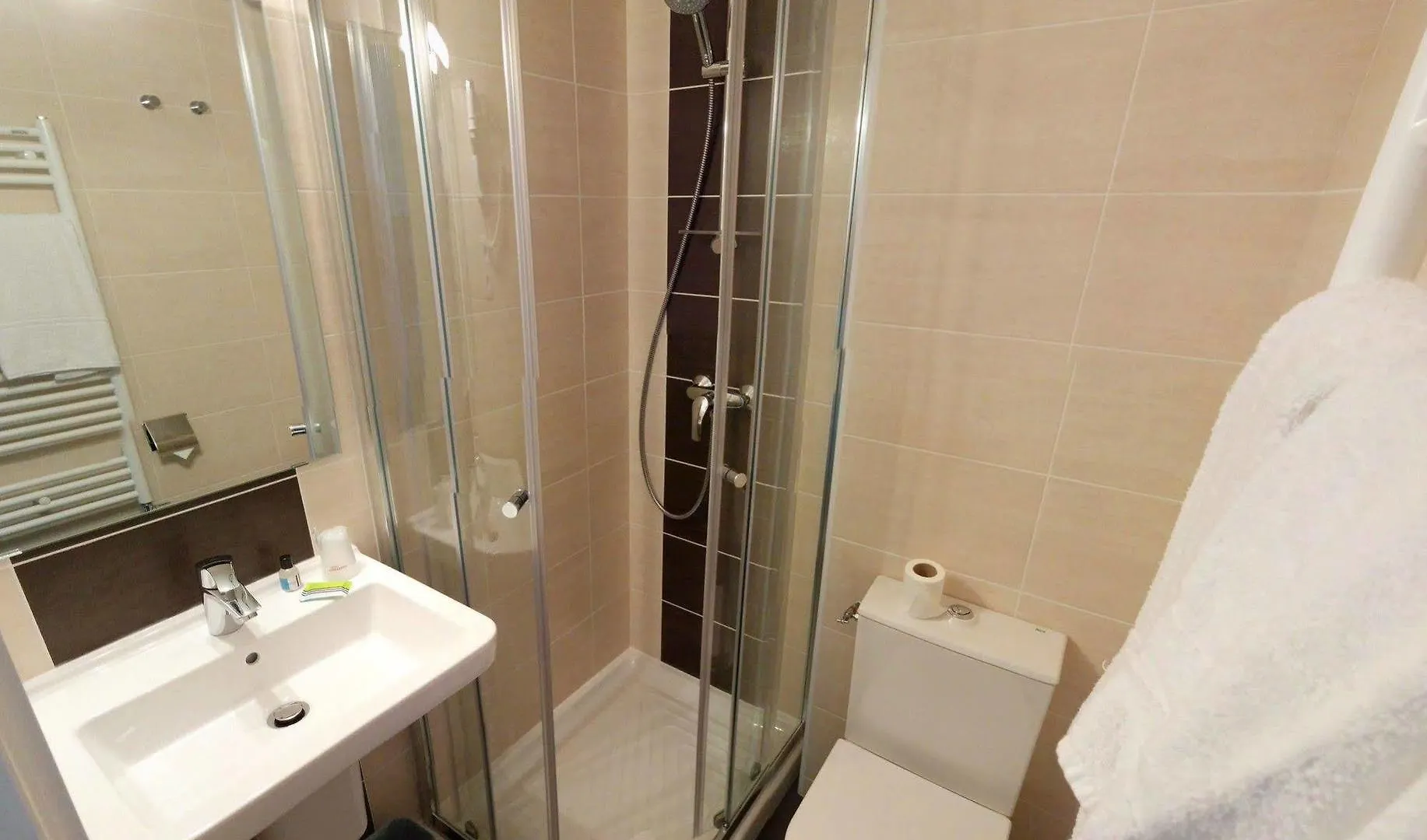 Contact Hotel - Hotel Le Lion D'Or Lamballe France