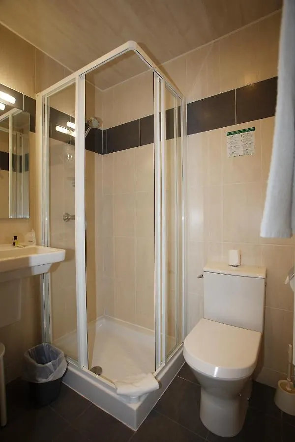 Contact Hotel - Hotel Le Lion D'Or 朗巴勒 2*,