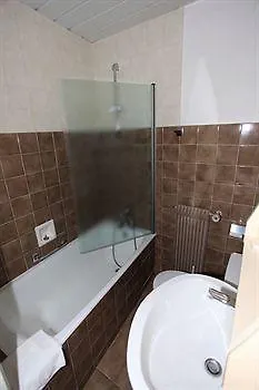 Contact Hotel - Hotel Le Lion D'Or Lamballe 2*,  Francia