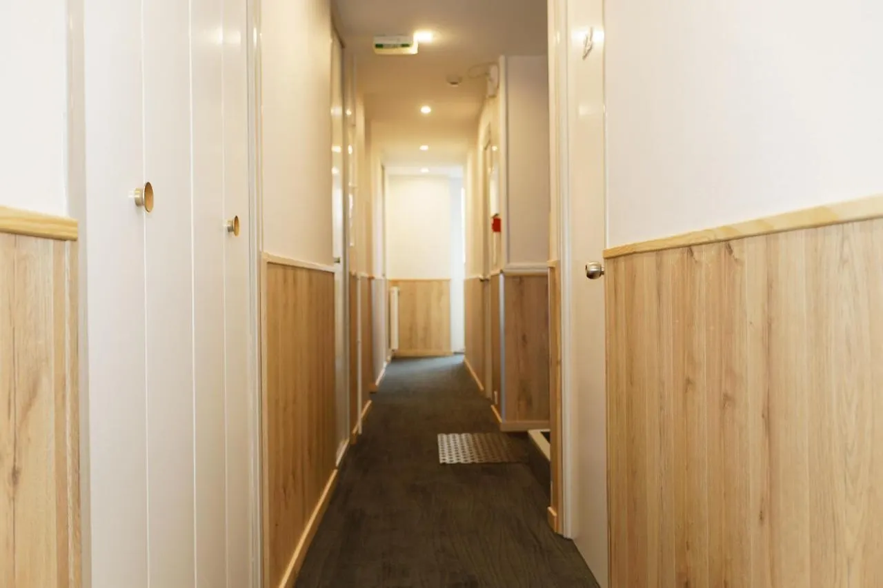 Contact Hotel - Hotel Le Lion D'Or 朗巴勒
